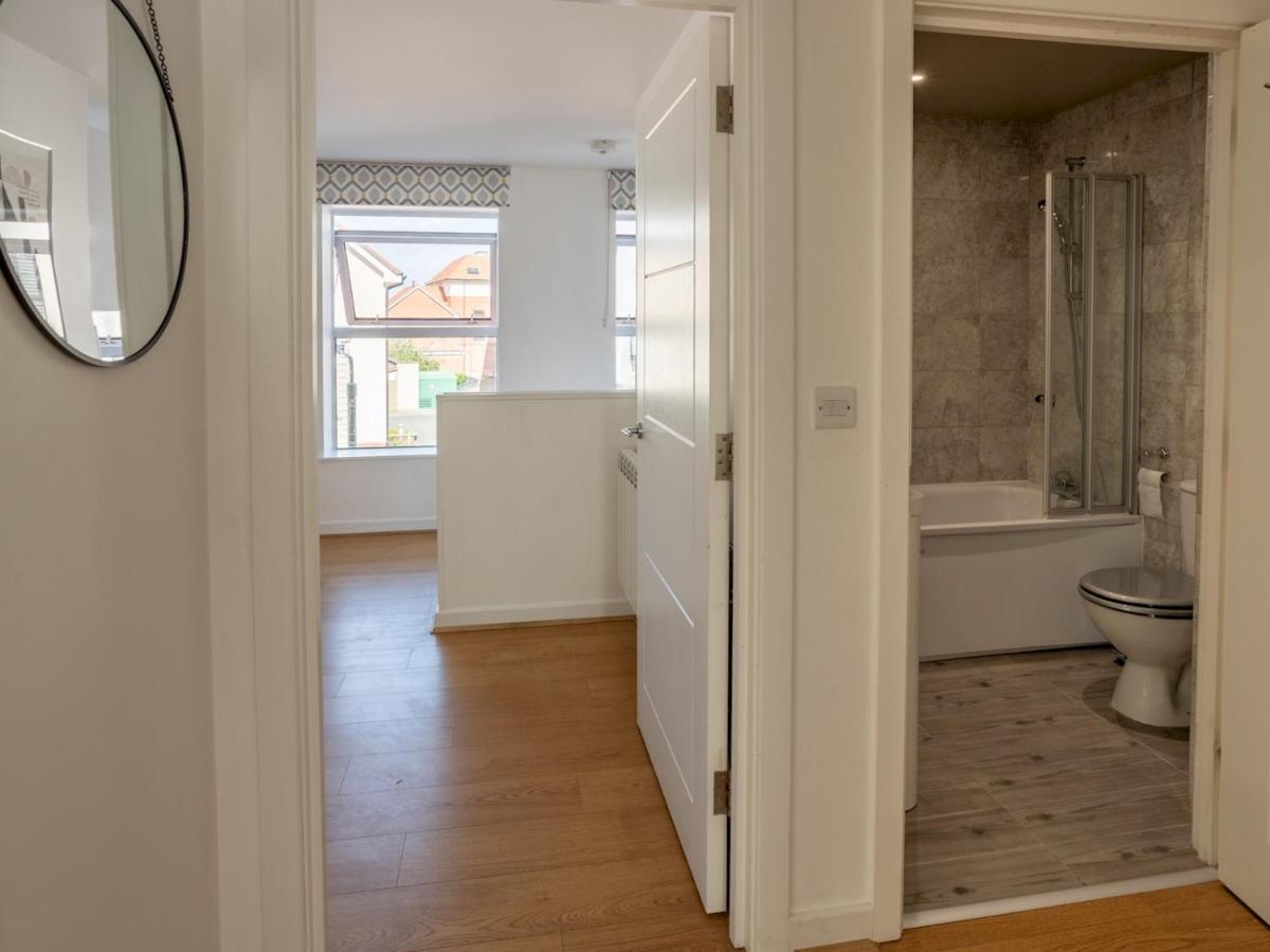 Pass The Keys Modern Stylish Apartment With Parking Bournemouth Exteriör bild