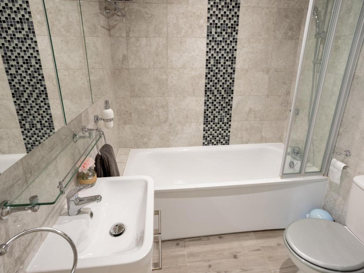 Pass The Keys Modern Stylish Apartment With Parking Bournemouth Exteriör bild